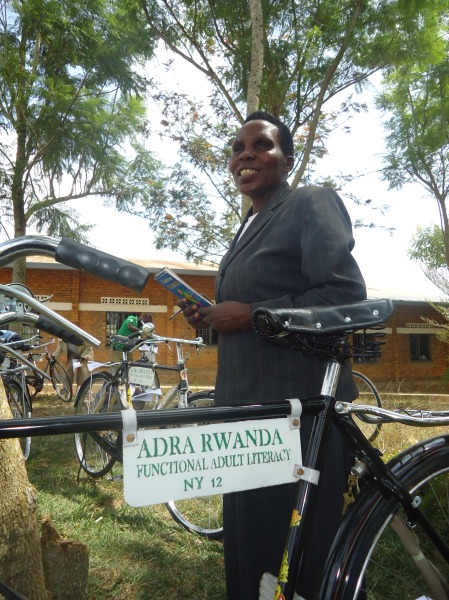Les vrais héros et le visage du changement et de la solidarité au Rwanda, ce sont eux: les formateurs en alphabétisation des adultes.